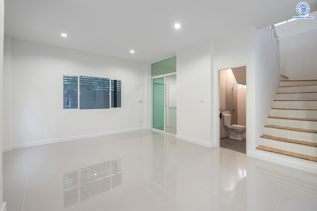 บ้านมือสองตกแต่งใหม่ ม.ลลิลอินเดอะพาร์ค บางใหญ่ พร้อมอยู่ตอบโจทย์ทุกฟังก์ชัน เนื้อที่ 39.9 ตร.ว. ฟังก์ชัน 3 ห้องนอน 2 ห้องน้ำ 1 ที่จอดรถ บนทำเลเดินทางสะดวก ใกล้เซ็นทรัลเวสต์เกต ทางด่วน "กาญจนาภิเษก และเพียง 5 นาทีถึงรถไฟฟ้าสายสีม่วง "สถานีตลาดบางใหญ่"